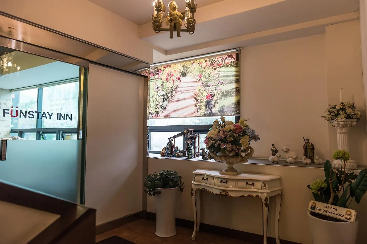 Funstay Inn Guesthouse Busan 2*,