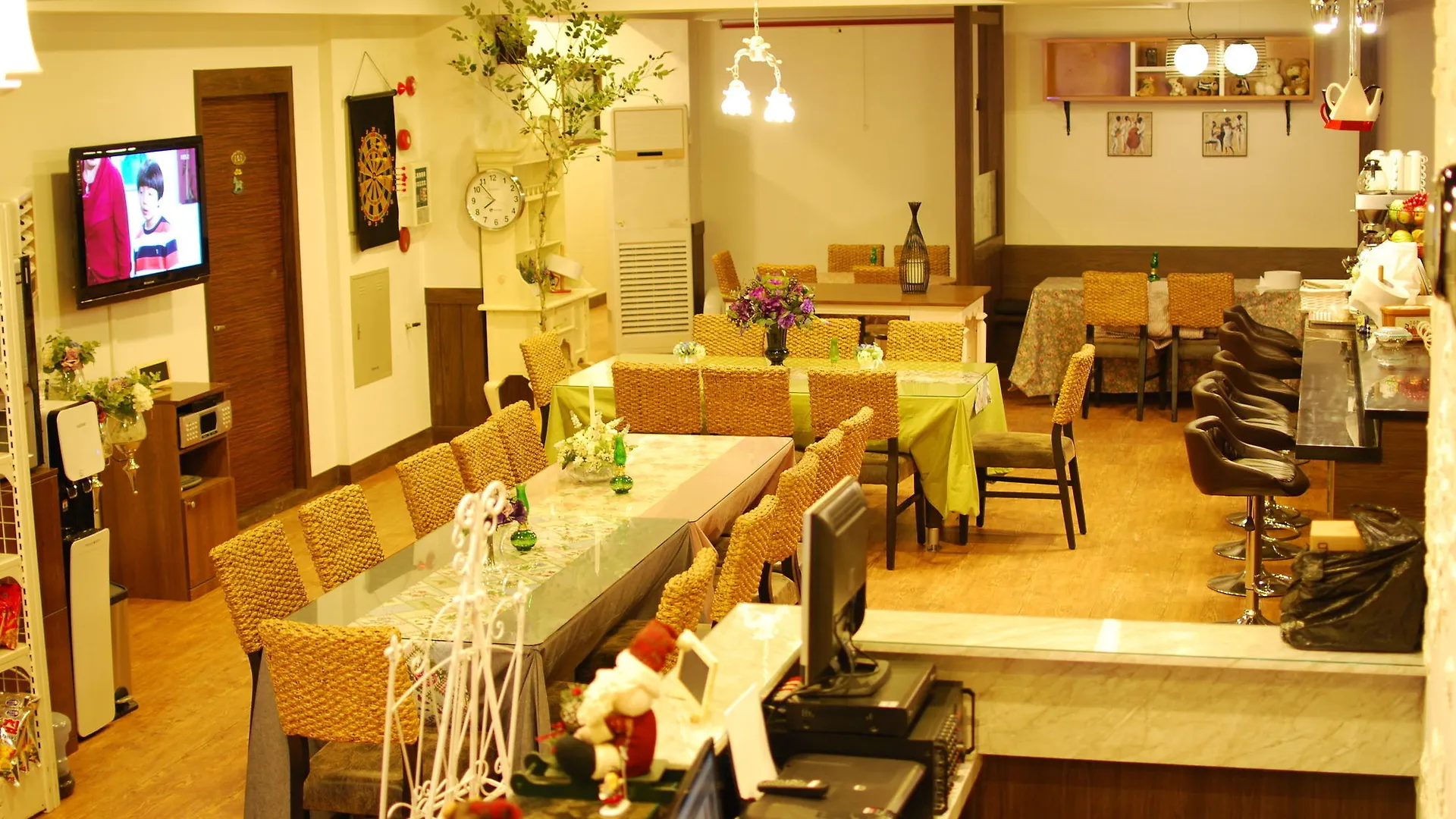 Funstay Inn Guesthouse Busan