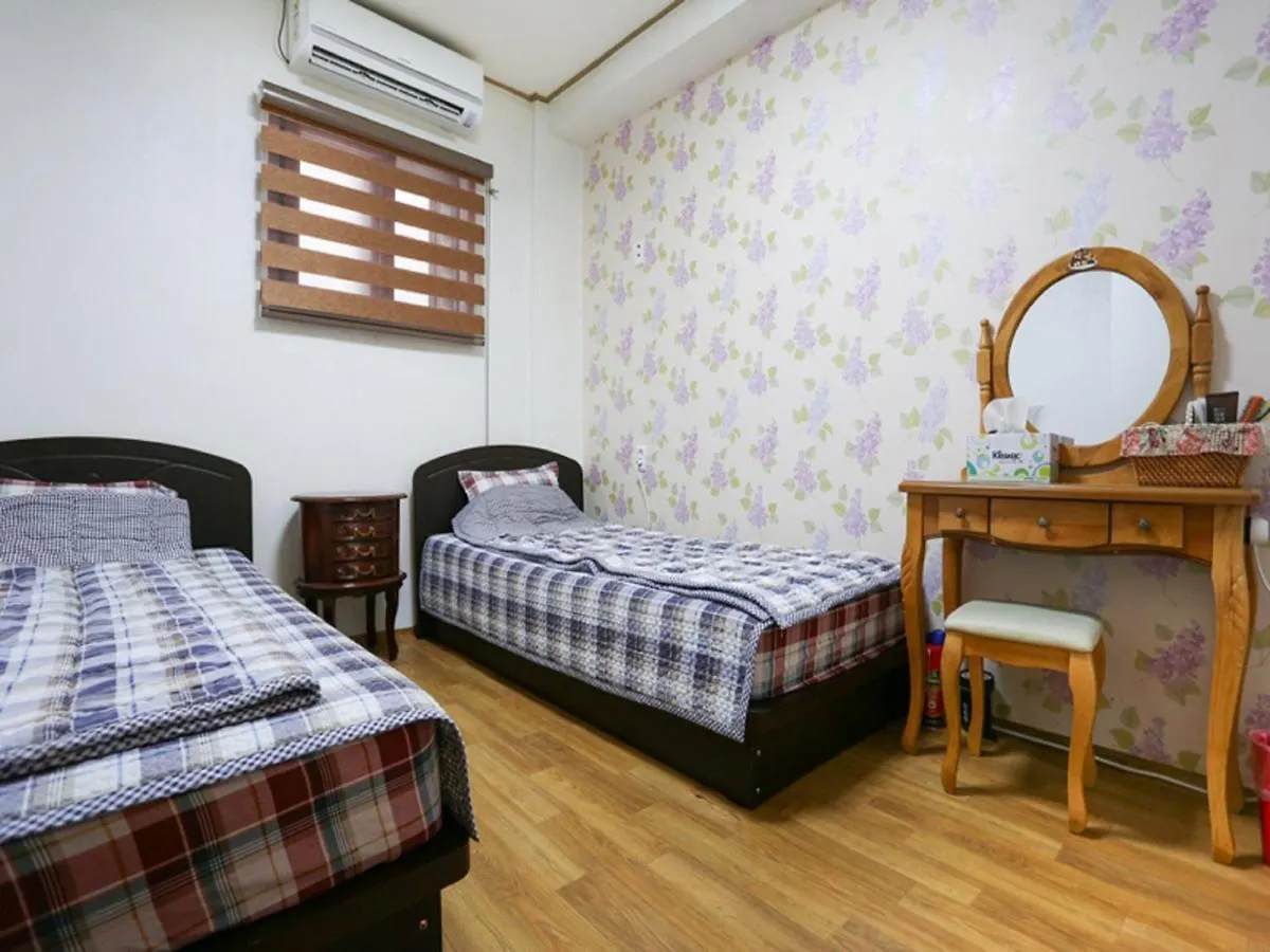 Funstay Inn Guesthouse Busan